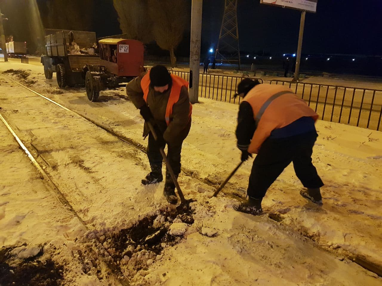 Снегопады в Украине: как областные центры справляются со снежным циклоном